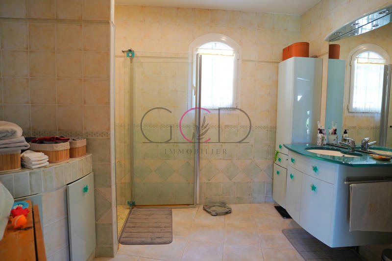 Maison - 170 m² - 5 pièces