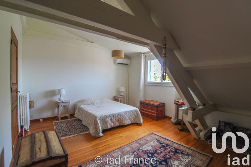 Maison - 181 m² - 8 pièces