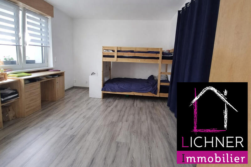 Appartement - 90 m² - 5 pièces