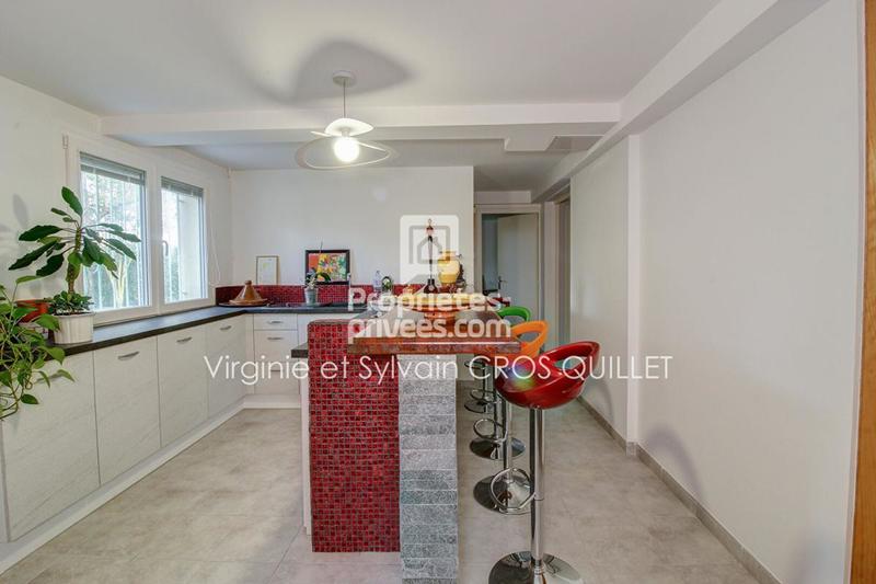 Maison - 245 m² - 7 pièces