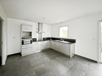 Maison - 92 m² - 4 pièces