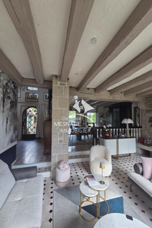 Maison en pierre - 211 m² - 8 pièces