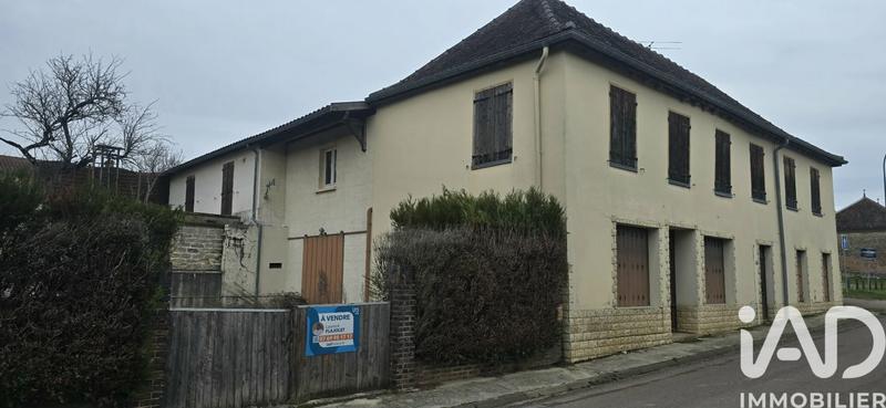 Maison - 323 m² - 8 pièces