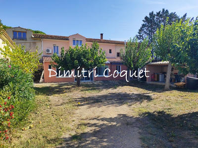 Propriété - 200 m² - 5 pièces