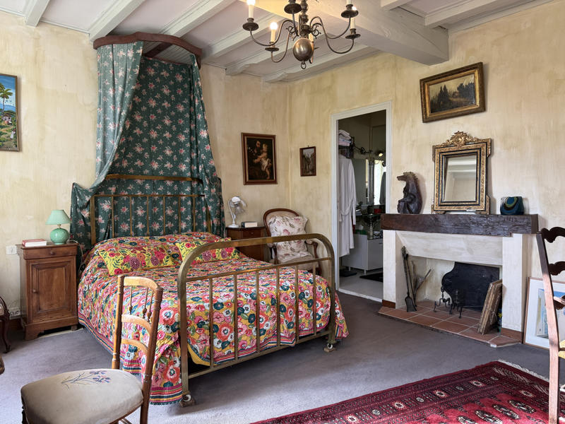 Maison - 322 m² - 18 pièces