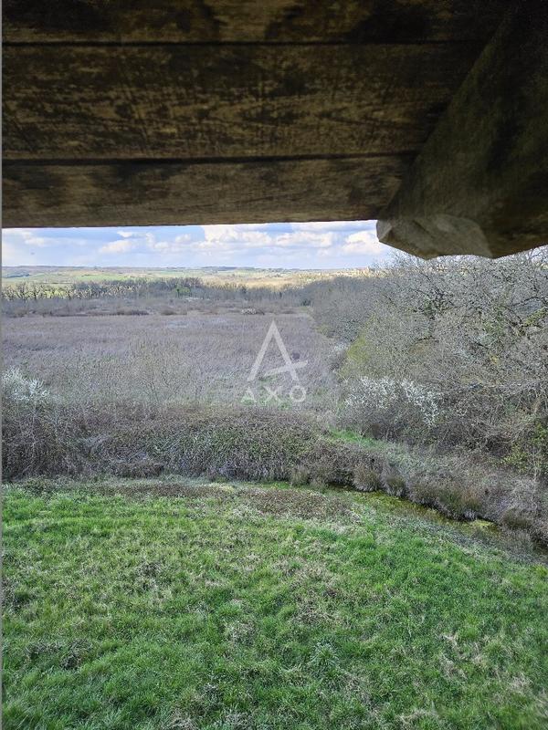 Demeure - 240 m² - 3 pièces