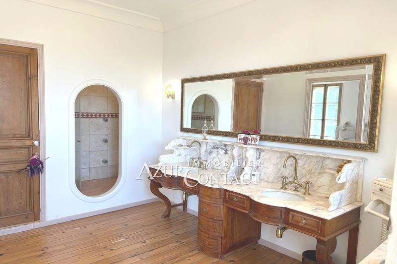 Maison - 277 m² - 7 pièces