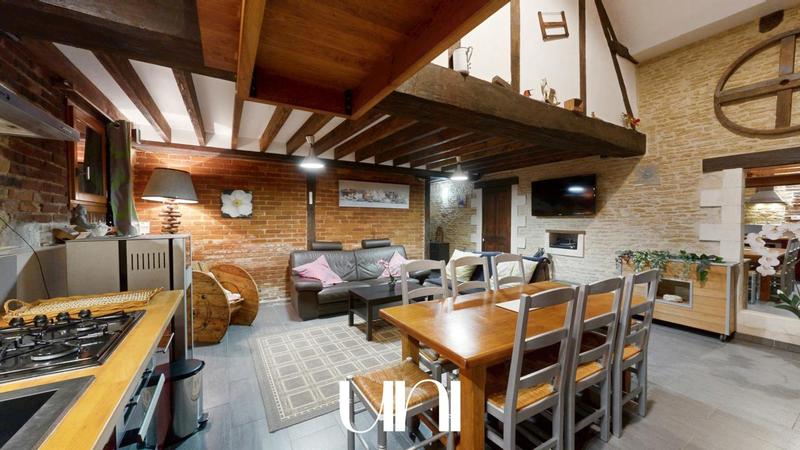 Maison - 630 m² - 30 pièces