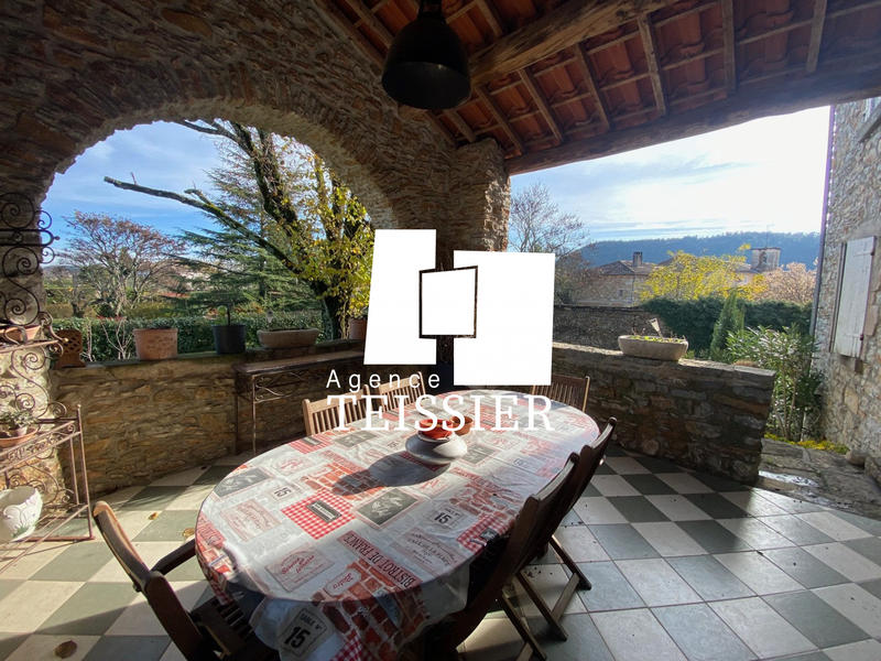 Maison - 181 m² - 6 pièces