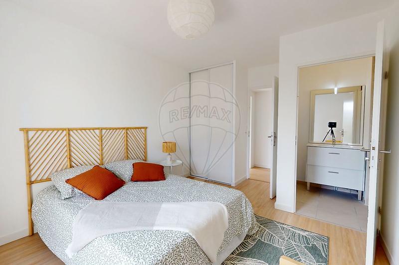 Appartement - 80 m² - 4 pièces