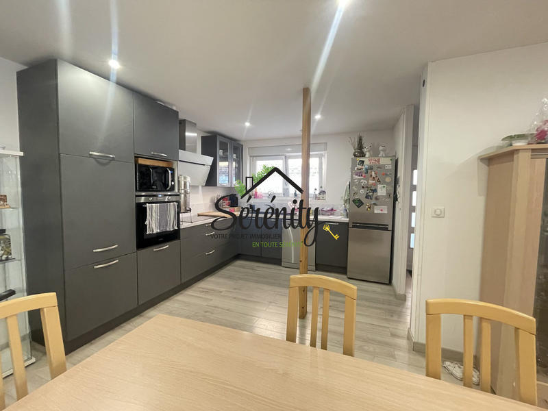 Maison - 90 m² - 5 pièces