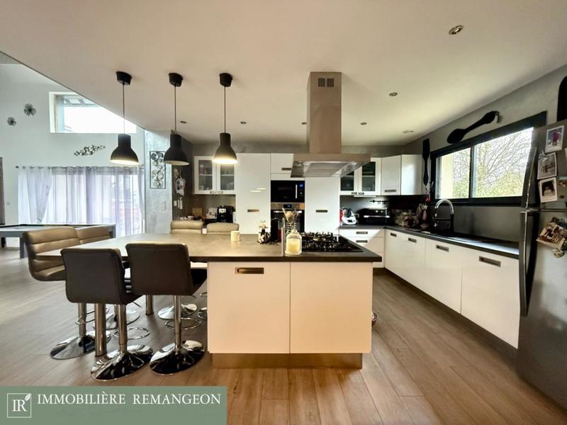 Pavillon - 165 m² - 6 pièces