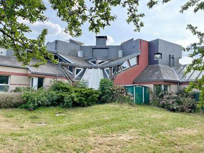 Maison - 320 m² - 10 pièces