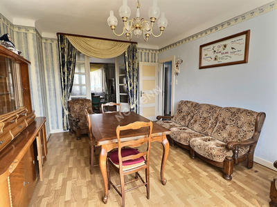 Maison - 151 m² - 6 pièces