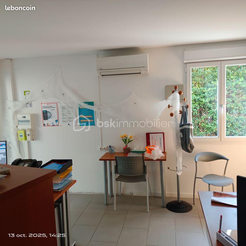 Bureau - 79 m² - 4 pièces