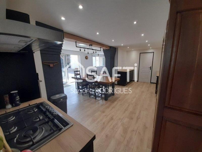 Maison - 295 m² - 9 pièces