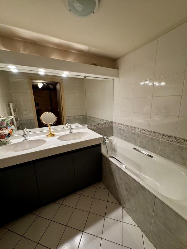 Appartement - 128 m² - 4 pièces