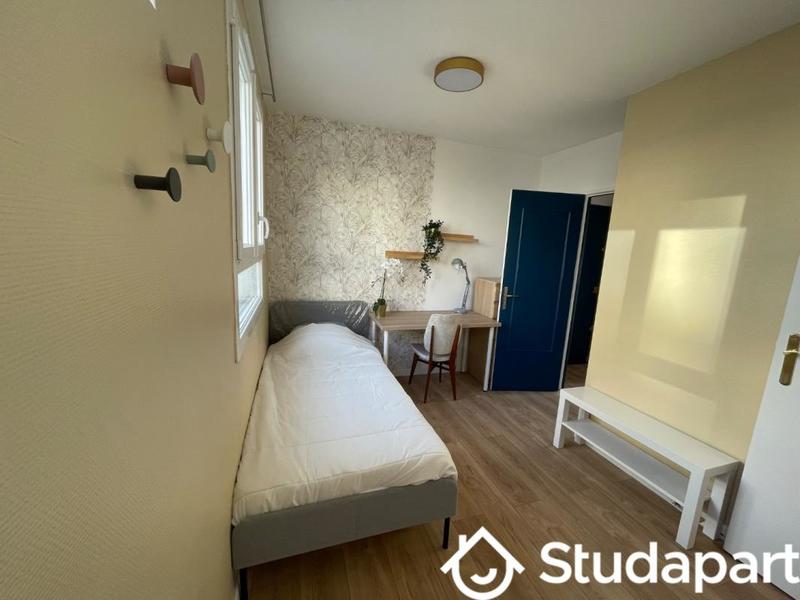 Chambre - 13 m² - 1 pièce