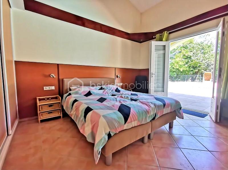 Villa - 230 m² - 6 pièces