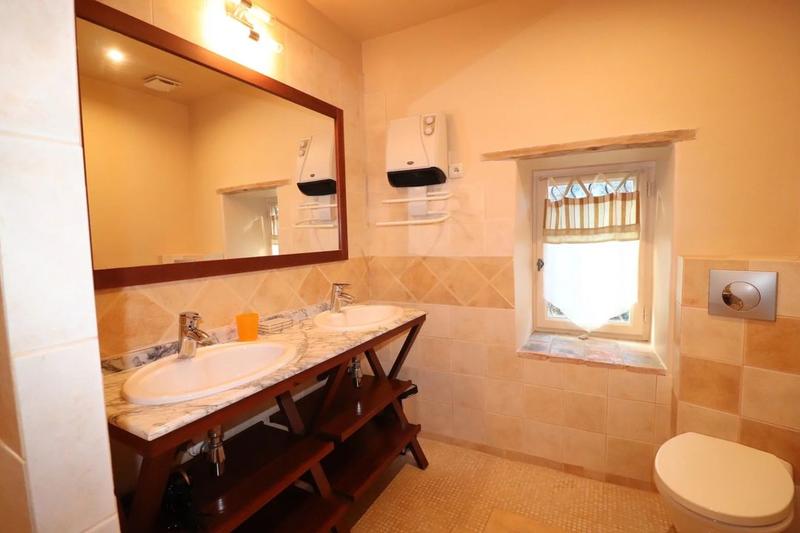 Mas - 390 m² - 10 pièces