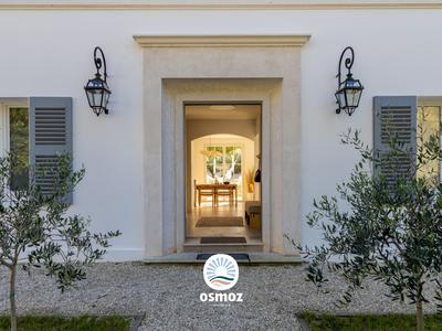 Maison - 330 m² - 8 pièces