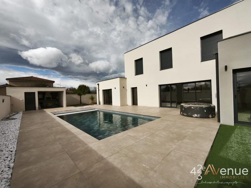 Maison - 229 m² - 5 pièces