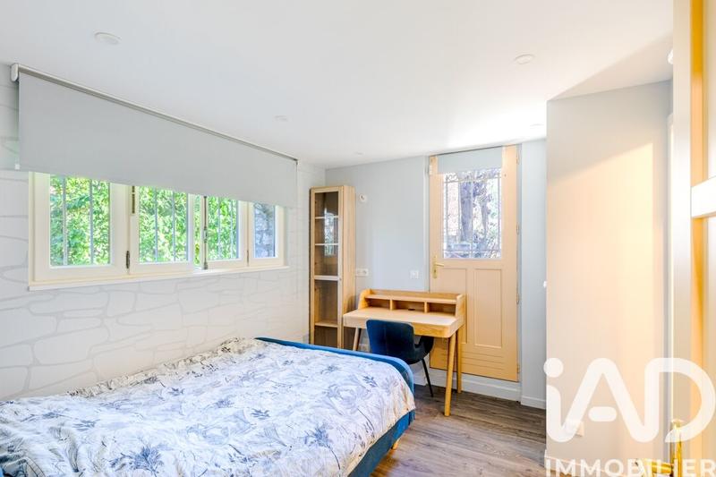 Maison - 210 m² - 11 pièces