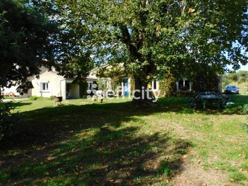 Maison - 210 m² - 5 pièces