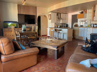 Appartement - 169 m² - 9 pièces