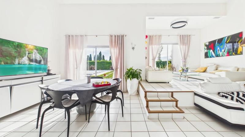 Maison - 185 m² - 6 pièces