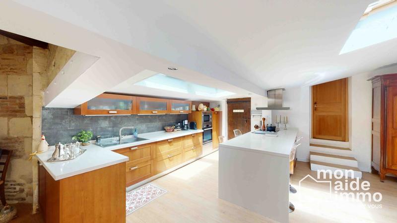 Maison ancienne - 275 m² - 7 pièces