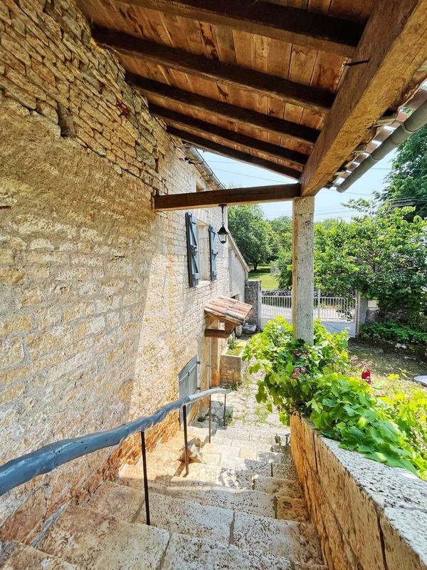 Maison en pierre - 101 m² - 5 pièces