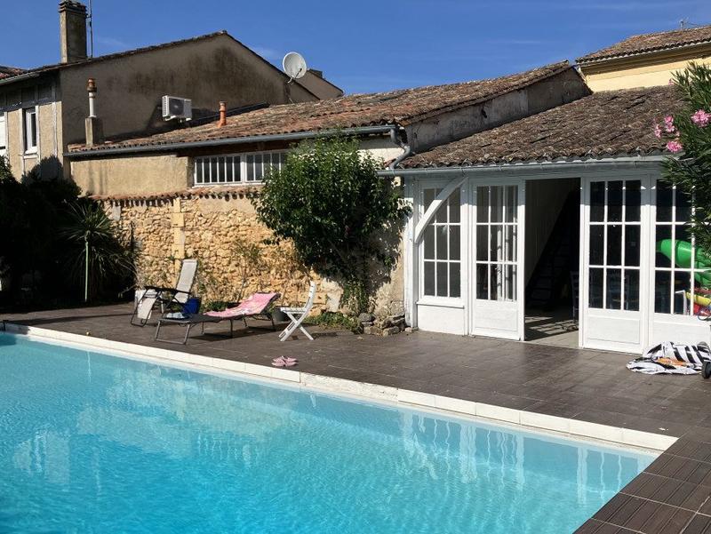 Maison traditionnelle - 420 m² - 14 pièces