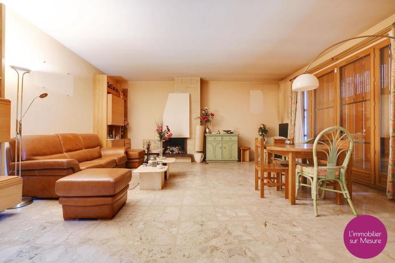 Villa - 270 m² - 6 pièces