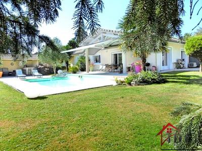 Propriété - 162 m² - 6 pièces