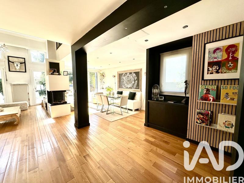 Maison - 200 m² - 6 pièces