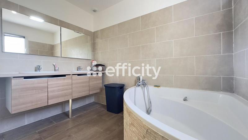 Maison - 126 m² - 4 pièces