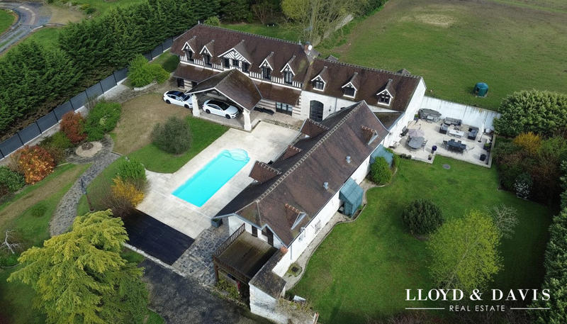 Villa - 335 m² - 12 pièces