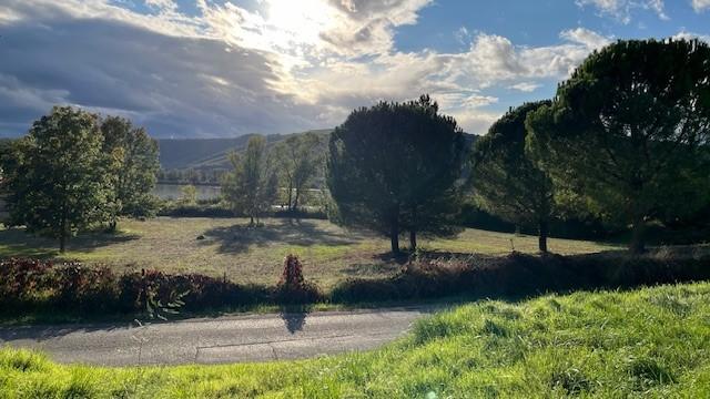 Terrain constructible - 1 280 m²