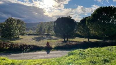 Terrain constructible - 1 280 m²