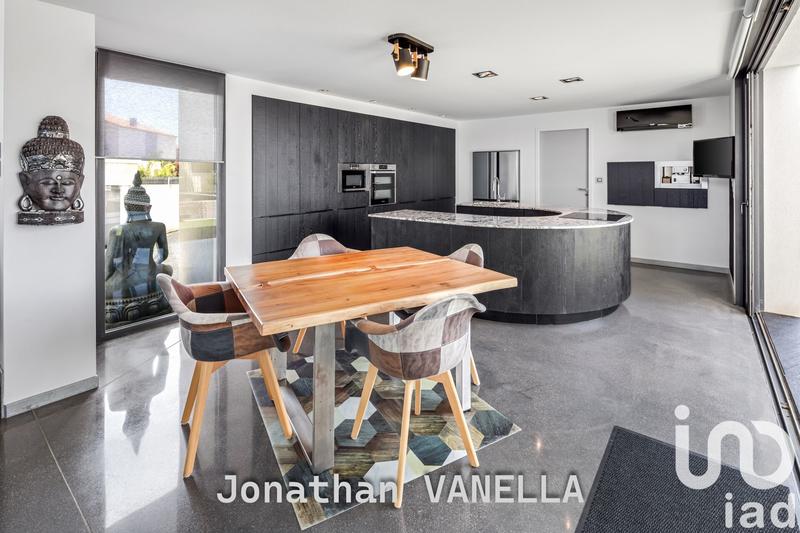 Maison de maîtres - 260 m² - 8 pièces