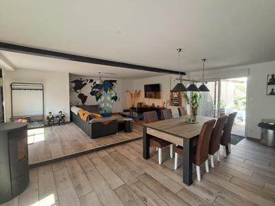 Maison - 208 m² - 5 pièces