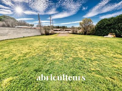 Terrain constructible - 800 m²