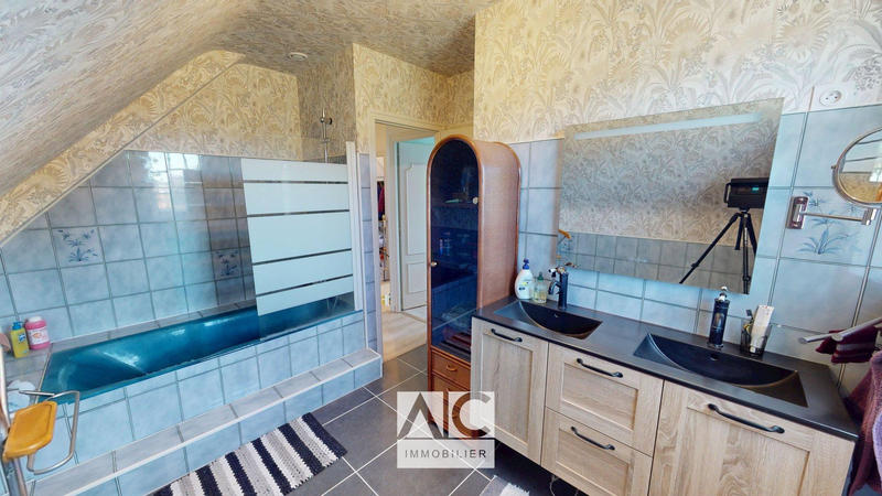 Maison - 152 m² - 7 pièces