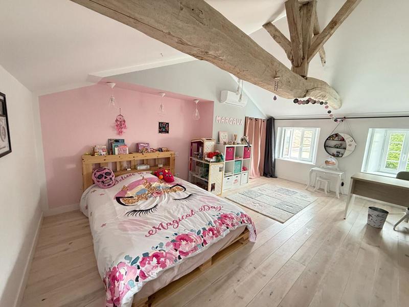 Maison - 270 m² - 8 pièces