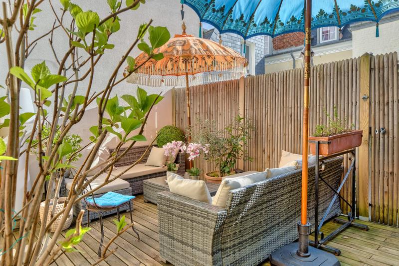 Maison - 280 m² - 10 pièces