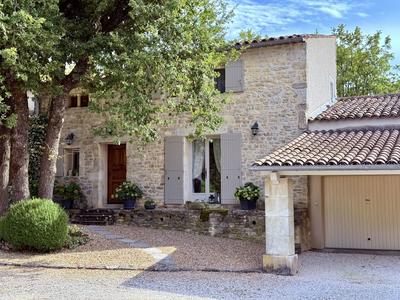 Maison - 231 m² - 11 pièces