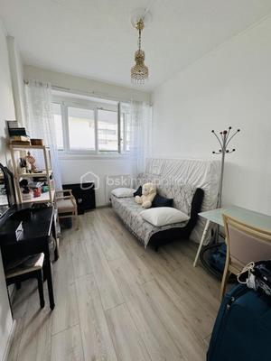 Appartement - 94 m² - 5 pièces