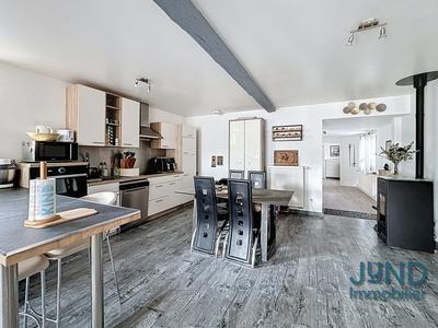 Maison - 98 m² - 4 pièces