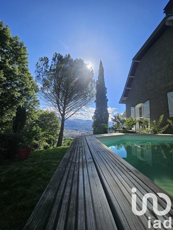 Maison - 214 m² - 6 pièces